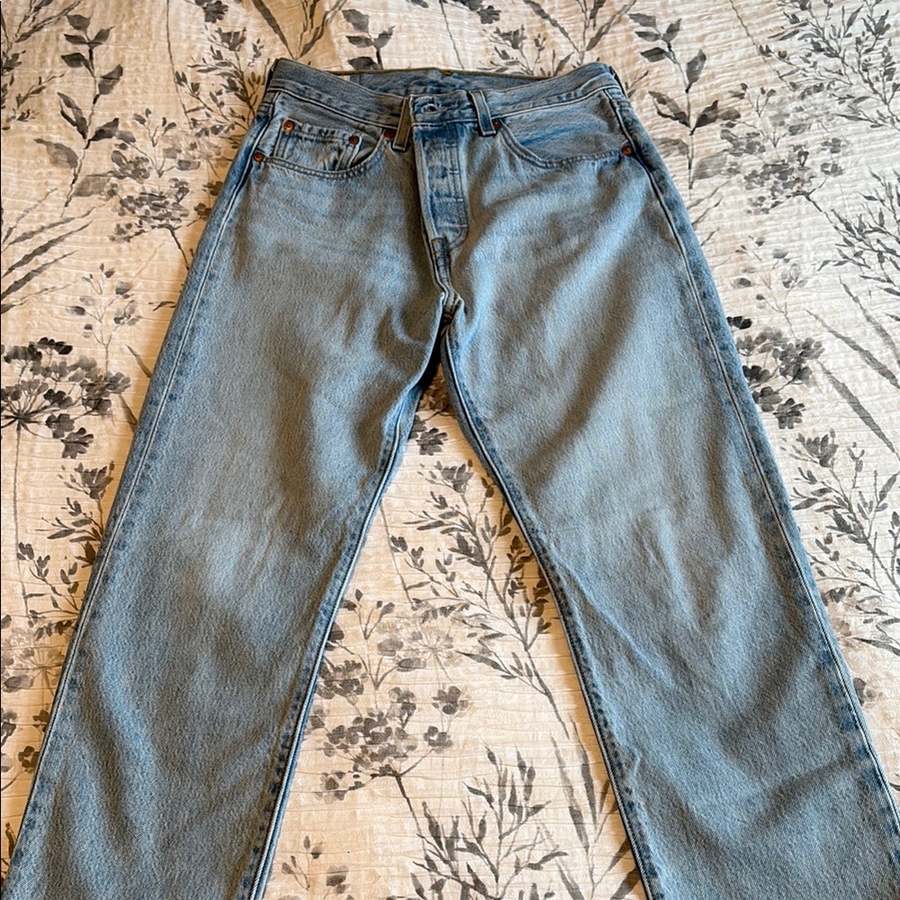 Levi's Blue Straight Jeans with Classic Style
